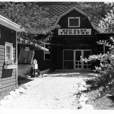 Barn.jpg 1MB