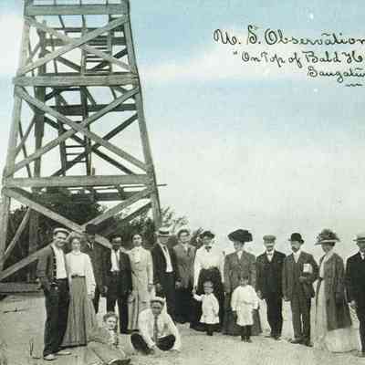 CWPC-0368MtBaldhead c1910.JPG 446KB: Mount Baldhead observation tower with well dressed people lined up