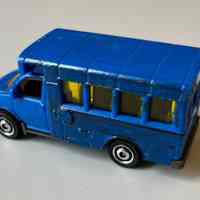          Toy bus
   