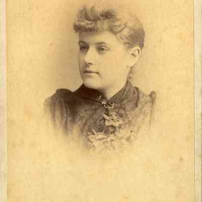 Martin-AuntSarahDempsterb1874-MovedToCanada.JPG 273KB
