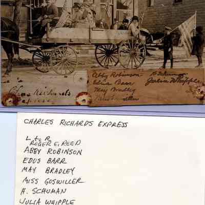 89-1-304_Richards_Express.jpg 1.4MB: Charles Richards express, Driver Roger E. Reed, Abby Robinson, Edna Barr, May Bradley, Miss Goswiller, H Schuman, Julia Whipple