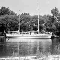          Boat.a602.jpg 2.6MB; 602 0/3 Saugatuck - yachts 8/4/45 Valerie V at Singapore
   