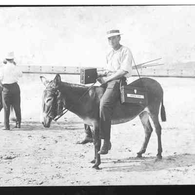 photographer on dynamite.jpg 827KB