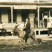          Donkey_in_front_Saugatuck_House 1.1MB
   