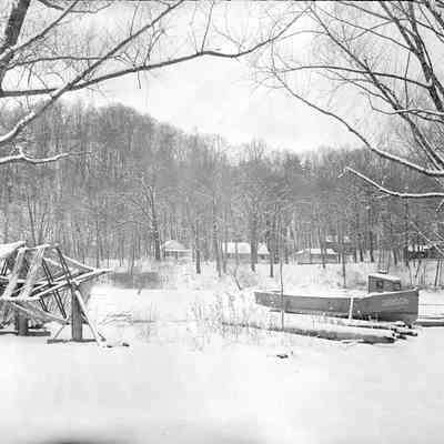 NetsBoatWinter.jpg 778KB: presumed to be a Simmons photos