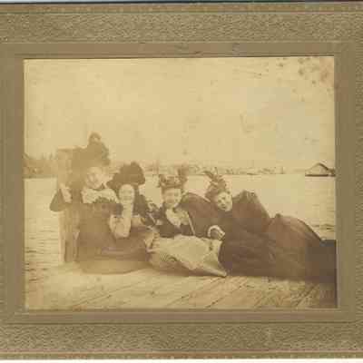 HH-0002-MarieSchnobel-unk-MattieHames-BessieSamuelson.JPG 421KB