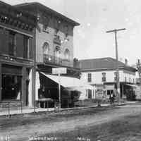          Butler St. in mud.jpg 764KB; Unpaved Butler x Mason. A.B. Taylor Bank, Flint's Store/Landmark Building, Pumpernicles at the corner of
   