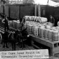          Loading Riverside Crossing.jpg 380KB; The cars load fruit and Riverside Crossing (Simpkins)
   