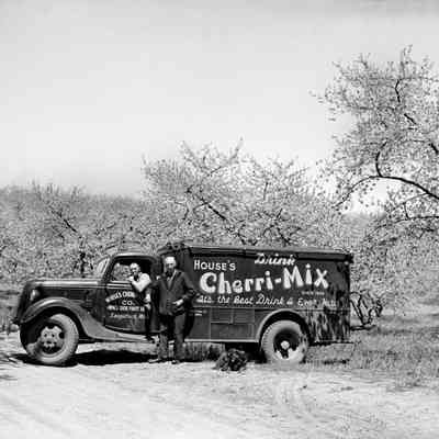 a025 Cherri Mix truck.jpg 3.4MB