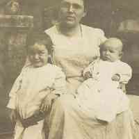          Ens-Bessie-Children-cr.JPG
   