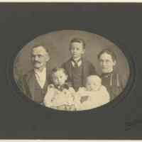          Ens-Christopher-SarahFamily-1.JPG
   