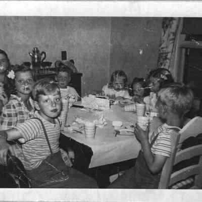 TerryBurnsBirthdayParty.jpg 144KB