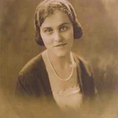 IMG_2370.JPG 384KB: Julia Parker - Cal's mother.