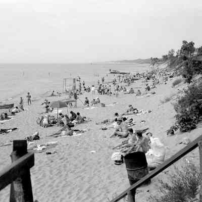 Oval Beach ca 1957.jpg 804KB