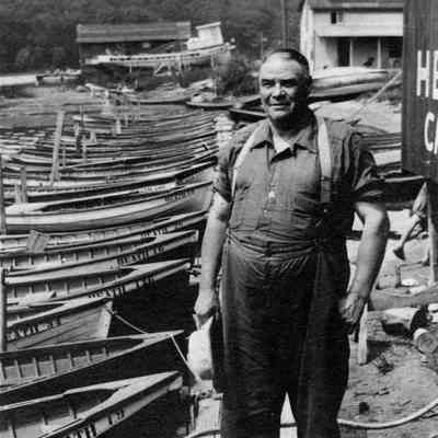 Workers.Doc Heath on dock.jpg 541KB