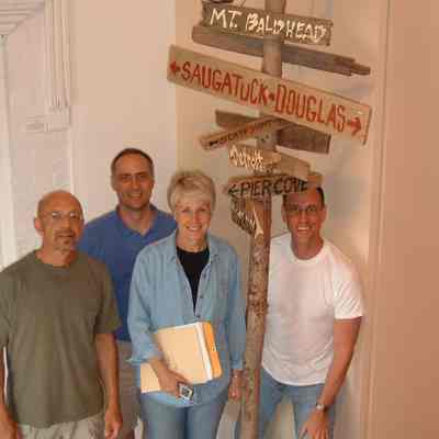 exhibit.2004.team.JPG 198KB: Vic Bella, Larry Dark, Judy Hillman, Steve Teich