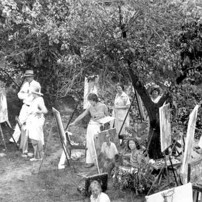 Sylvia Randolph 4a.jpg 1.7MB: There are multiple versions of this shot of Ox-Bow life painting class. Fredrick Fursman is in the center, wearing a fedora-style hat. The subject of the painting class is a farmer.