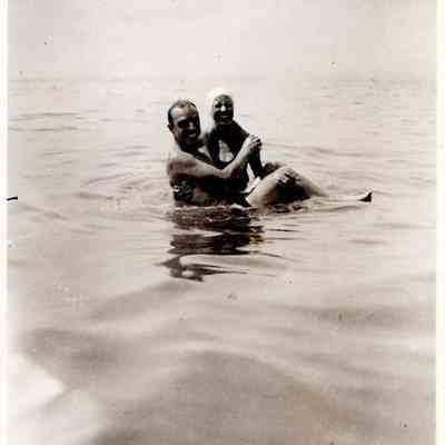 94-1-13_Unknown.jpg 54KB: Box 31, envelope 94-1-13 possibly Eleanor and her brother Erwin "Tony" Koning