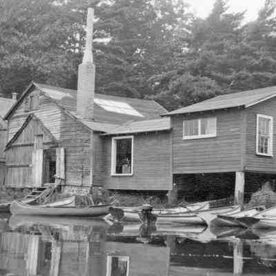 Boats and cabins in Elsa's paintings.jpeg 1.1MB: Waldorf, Castoria, and Studios that once were along the shore
