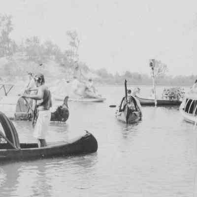 canoe parade 1.jpeg 470KB