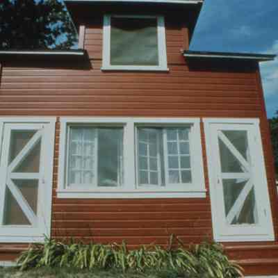 redCottage.jpg 464KB