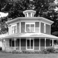          Octagon House 745KB
   