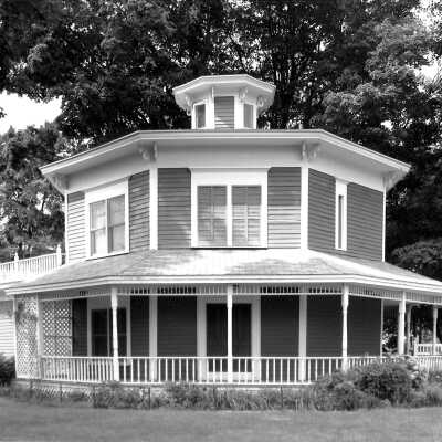 Octagon House 745KB