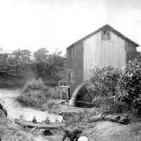 Pier_Cove_mill_with_lady.jpg 691KB