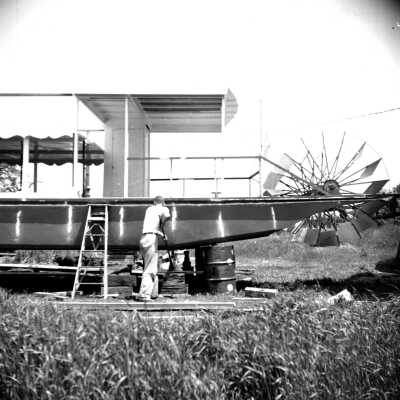 570 10/10	Saugatuck - boats	6/1956	Island Queen II under construction