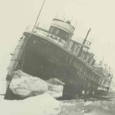 Argo-in-ice-1905.jpg - from https://www.michiganshipwrecks.org/shipwrecks-2/shipwreck-categories/surf-zone-shipwrecks-lost-and-found/argo