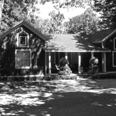 LO32 Wade-Bradley House: Wade-Bradley house at 26 Wall St.