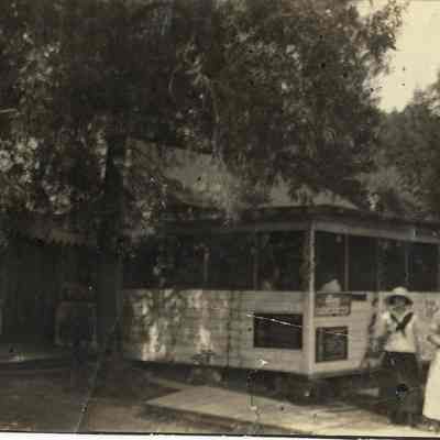 BB-FerryStore2-MayandDeliaThew1916.jpg 684KB