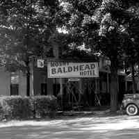          MtBaldheadHotel HRS-142.jpg 750KB; Lower sign indicates preference for 