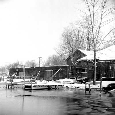 556 0/1	Saugatuck - boats	12/12/1945	Walkers Boat Walk, winter