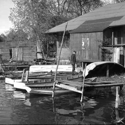 597 0/1	Saugatuck - boats	5/1946	Walker boats and dock