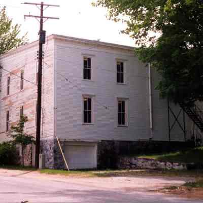 95-36-1a_Back_of_Dutcher_Lodge_1994.jpg: Back of Dutcher Lodge