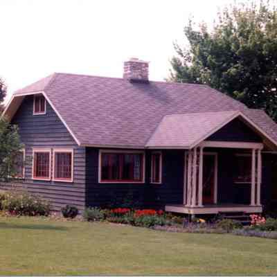 95-36-1q.jpg: Mellander/Deem Cottage 392 Helmer St.