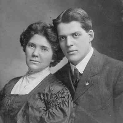 89-1-185B_C_George_Pond_Wife.jpg 284KB: George Pond and Wife