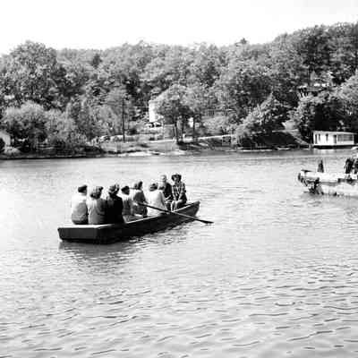 a183A ferry rowing.jpg 1.9MB: Ferryman Walker with a loaded scow. Fare was ten cents