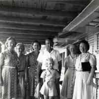          Stube family 1944, possibly at Camp Gray; Filename: Stube0.3 Eleanor, Jessie & Joan Camp Gray mbe 1944.jpg 847KB
   