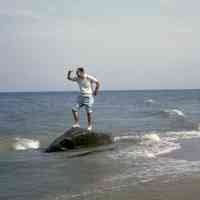          Jim Stube at Douglas Beach; Filename: Stube14 Jim Stube at Douglas Beach 7_69.jpg 950KB
   
