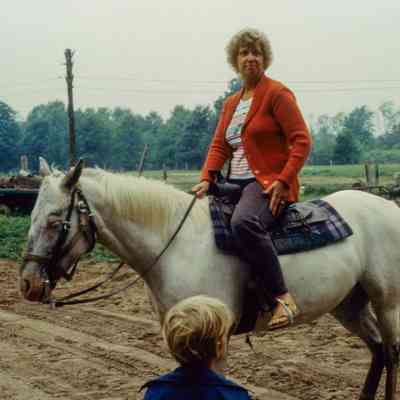 Filename: Stube37 Joan Stube 7_78.jpg 1.3MB
