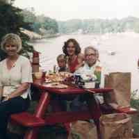          Filename: Stube59.5 Family at AZO River _81.jpg 4.1MB
   