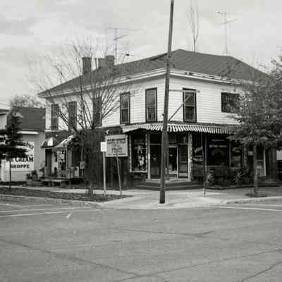 202 Butler as Saugatuck Fudge Shop with empty lot on north side that was Funk's News stand