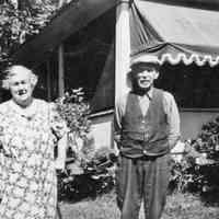          Hank Perkins and.jpg 478KB; unknown woman
   