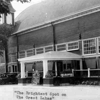 Pavilion entrance.jpg 595KB: possibly scanned from Greg Hoffman album