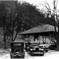          Cars_at_Baldhead_ca_1930.jpg 637KB; Picnic pavilion at Baldhead
   