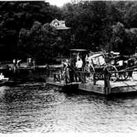          Ferry_with_horse_wagon.jpg 709KN; Chain Ferry
   