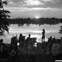          Posing_at_sunset.jpg 1.3MB
   