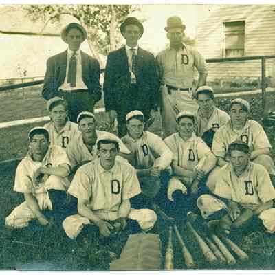 Douglas_baseball_team_ca_1918.jpg 1.1MB